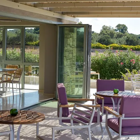 Callisto Seaside Homes & Appartement