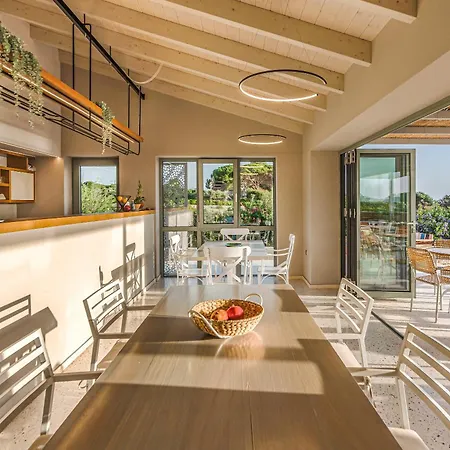 Callisto Seaside Homes & Appartamento Marathópolis