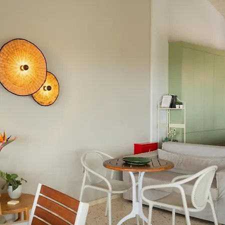 Callisto Seaside Homes & * Marathópolis