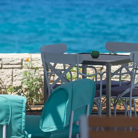 Callisto Seaside Homes & Apartament Marathópolis