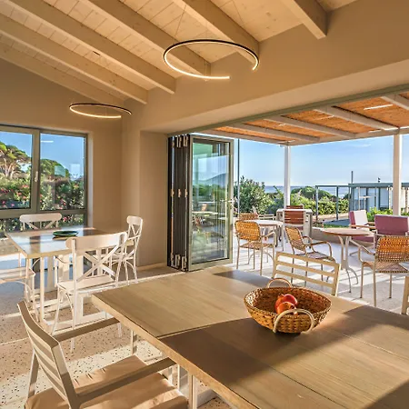 Callisto Seaside Homes & Appartement Marathopoli