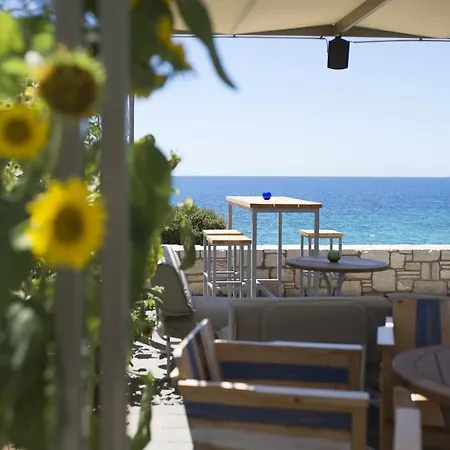 Callisto Seaside Homes & Apartament