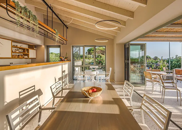 Callisto Seaside Homes & Apartamento